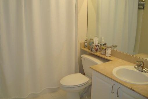 Badezimmer mit Dusche