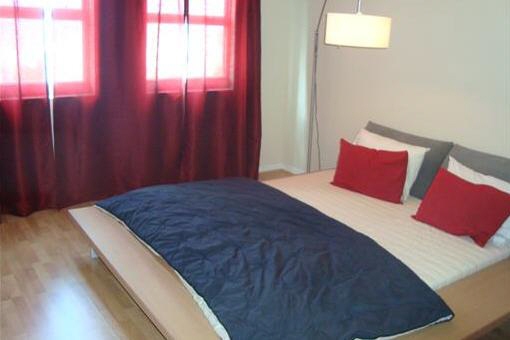 Gemütliches, helles Schlafzimmer