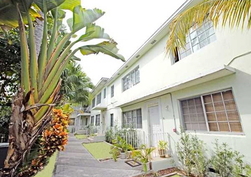 Genießen Sie Ihr neues Leben in der umgebauten Eigentumswohnung in Miami Beach