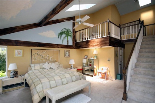 Geräumiges Schlafzimmer
