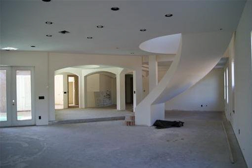 Geräumiges Wohnzimmer