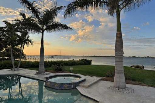 Pool mit traumhaftem Blick auf Manatee River