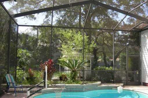 Schöner Pool
